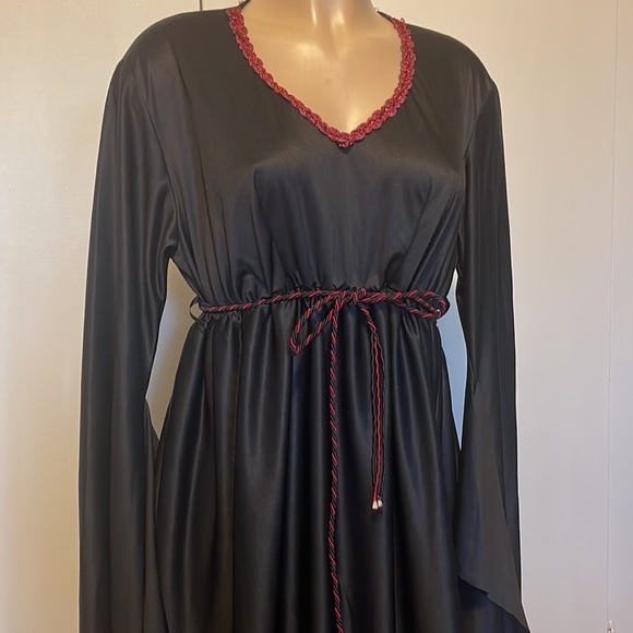 SPIRIT HALLOWEEN. V Neck Long costume womens DRESS size 16W -20W “ - Picture 4 of 15